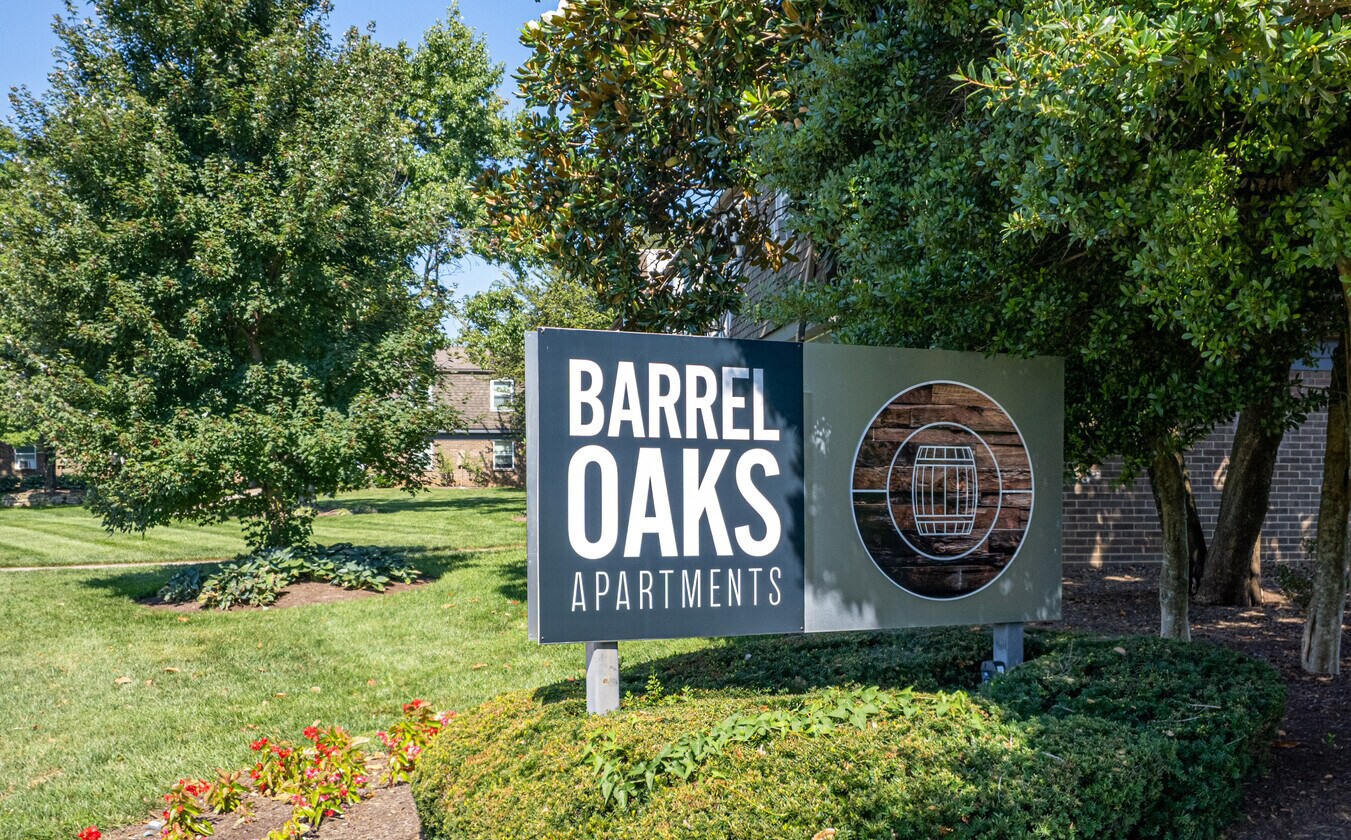 Exterior view at Barrel Oaks Apartments, located in Lexington, KY