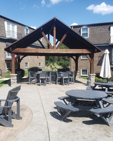 Exterior view at Barrel Oaks Apartments, located in Lexington, KY